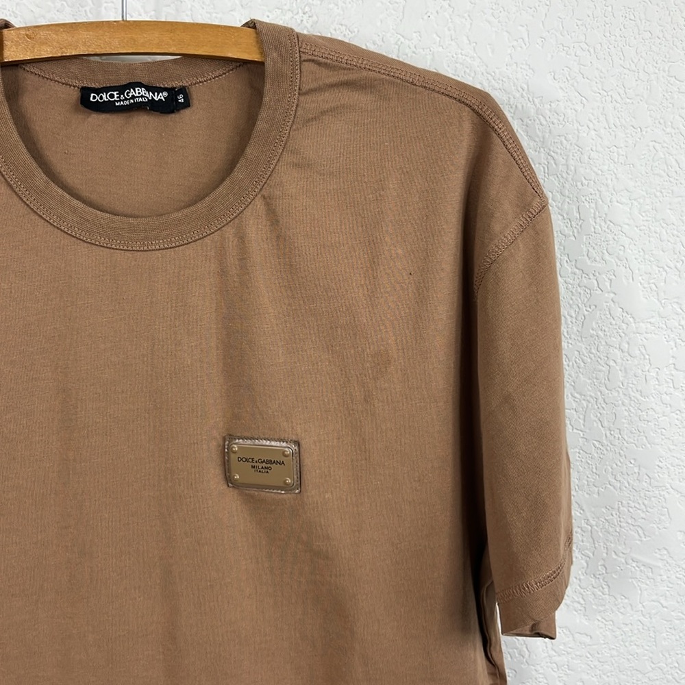 Designer Leather Metal Hardware DG Patch Crew Neck T Shirt Short Sleeve